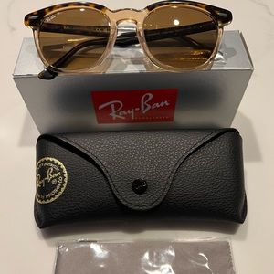 RAY BAN HAWKEYE 54 POLARIZED  UNISEX SUNGLASSES BRAND NEW, NEVER BEEN WORN, WOT